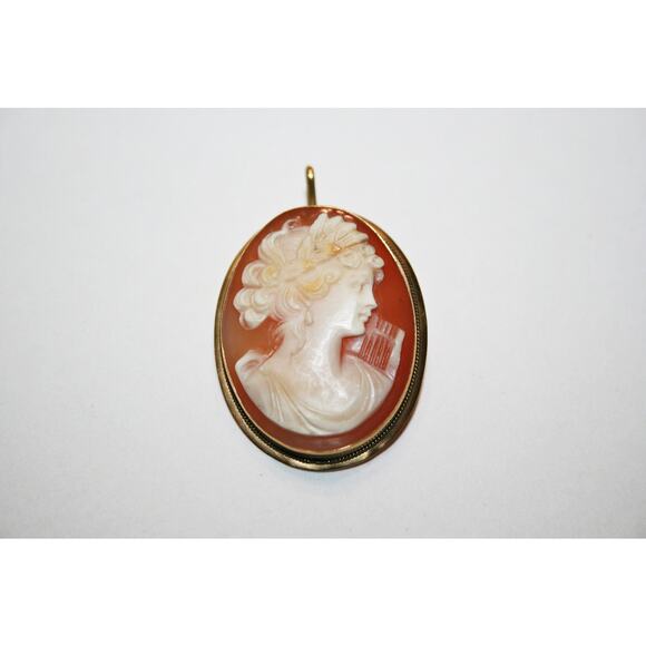 Vintage 92x90mm Hand Carved Shell Cameo 18k Yellow Gold  Vintage Signed 18k Yellow Gold Hand Carved Cameo Brooch